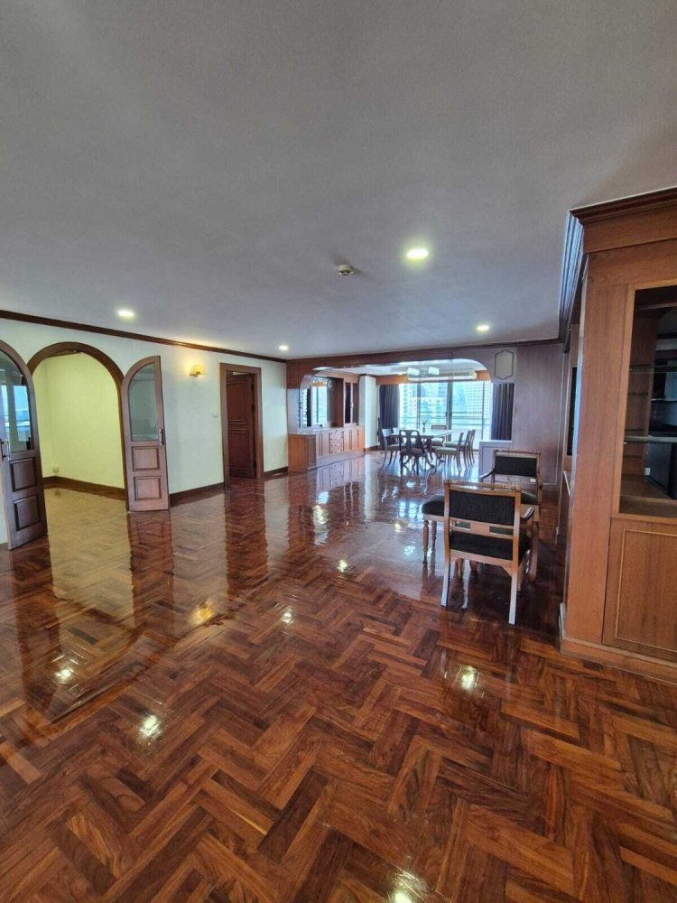 Кондоминиум  с 3 спальнями в Ваттхана, Таиланд № 69704