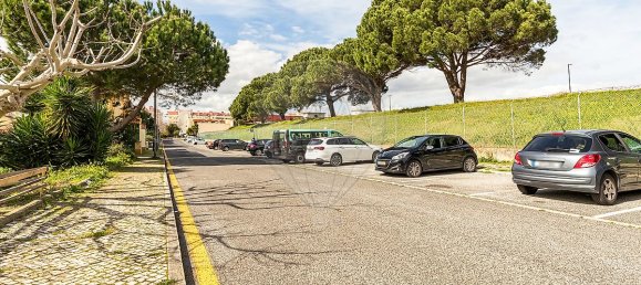 2 bedrooms House in Lisbon, Portugal No. 46432 24