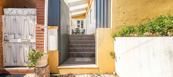 2 bedrooms House in Lisbon, Portugal No. 46432 21