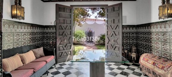 5 bedrooms House in Marbella, Spain No. 115011 2