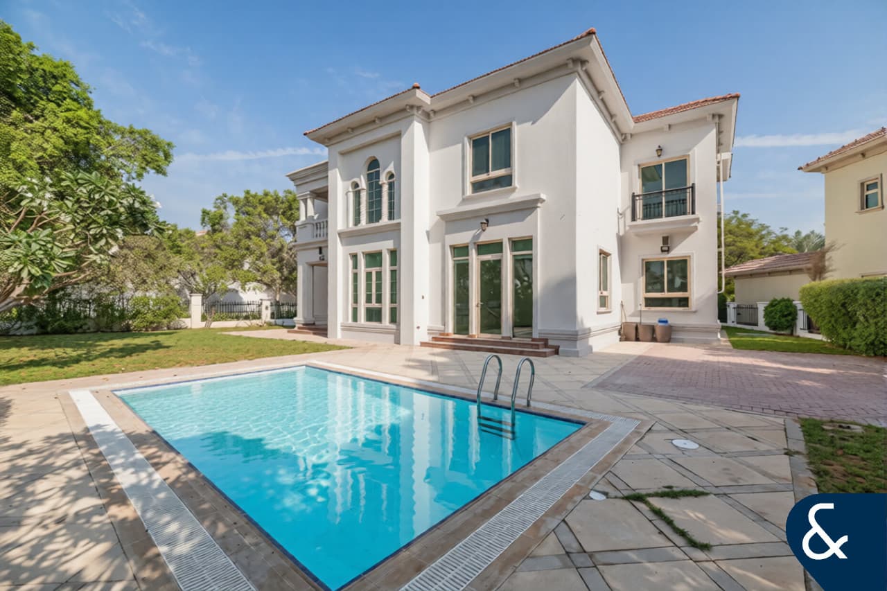 Villa de 4 dormitorios en Jumeirah Islands, UAE No. 120949