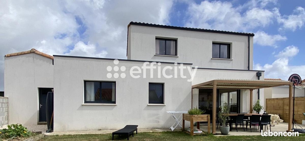 4 Schlafzimmer Haus in Vendee, France, Nr. 337397