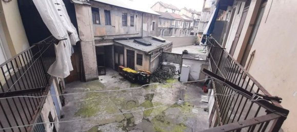 2 bedrooms Apartment in Turin, Italy No. 315885 3