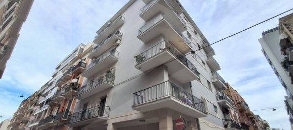3 Schlafzimmer Wohnung in Bari, Italy, Nr. 21503 2