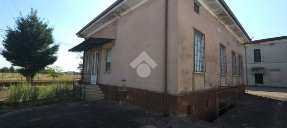 2 bedrooms House in San Martino dall'Argine, Italy No. 268809 9