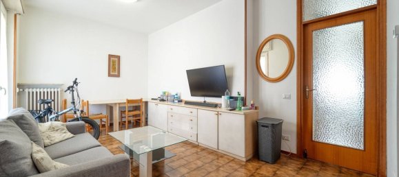 2 rooms Apartment in Lodi, Italy No. 298869 2