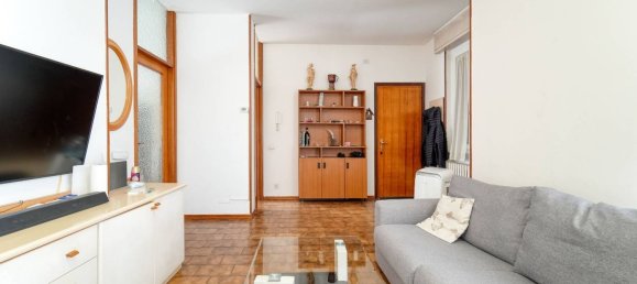 2 rooms Apartment in Lodi, Italy No. 298869 4