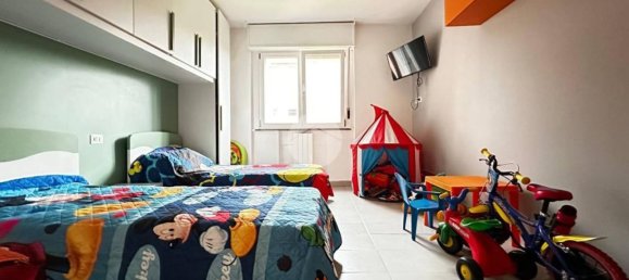 4-salle Appartement à Bussero, Italy No. 339056 25