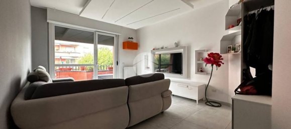 4-salle Appartement à Bussero, Italy No. 339056 7