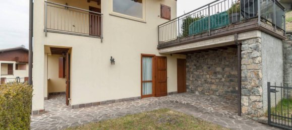 Квартира с 3 комнатами в Серина, Италия № 37243 13