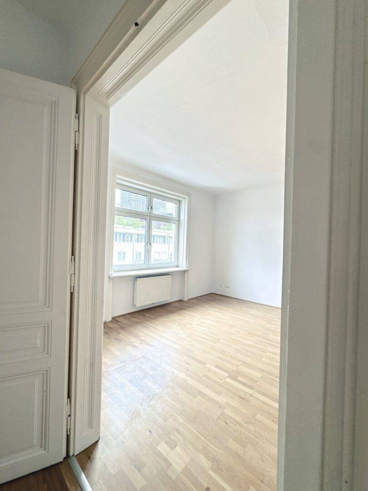 Квартира с 3 комнатами в Вена, Австрия № 90583