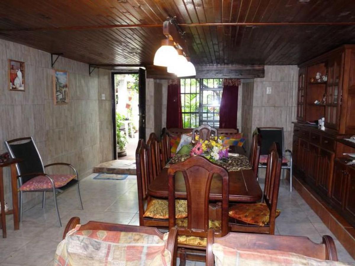 6 غرف نوم منزل في Lomas de Zamora, Argentina رقم 1399