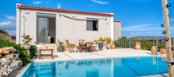 2 bedrooms Commercial property in Chania, Greece No. 8966 3