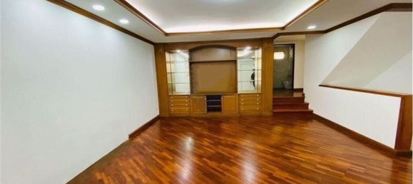 4 bedrooms House in Watthana, Thailand No. 4585 2