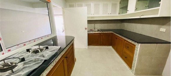 4 bedrooms House in Watthana, Thailand No. 4585 5