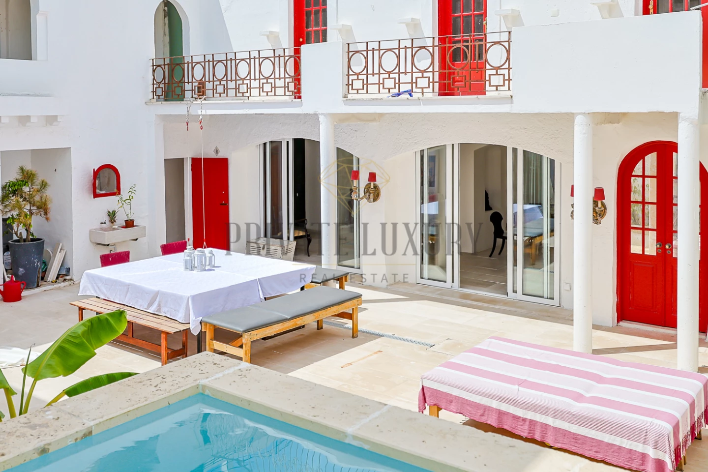 10 bedrooms House in Costa da Caparica, Portugal No. 117937