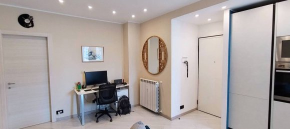 1 bedroom Apartment in Milan, Italy No. 303047 3