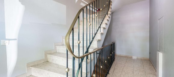 Здание с 6 спальнями в Grevenbroich, Германия № 242746 2