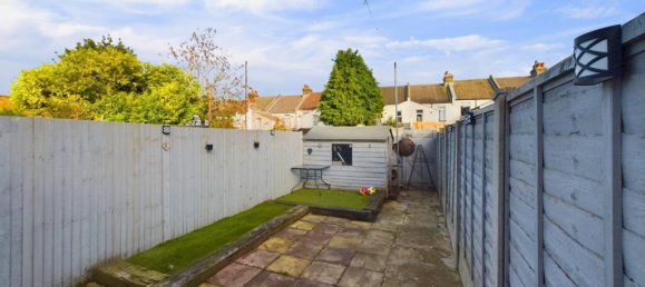 3 bedrooms House in Gillingham, United Kingdom No. 13867 16