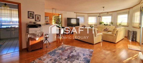 Apartamento de 3 dormitorios en Strasbourg, France No. 151959 2