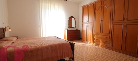 4 rooms House in Todi, Italy No. 113874 14