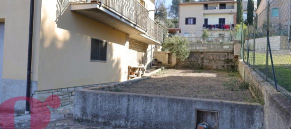 4 rooms House in Todi, Italy No. 113874 3