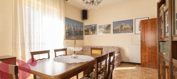 4 rooms House in Todi, Italy No. 113874 8
