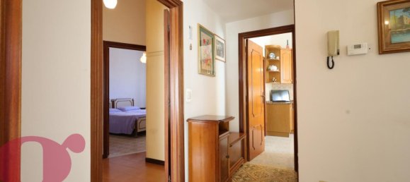 4 rooms House in Todi, Italy No. 113874 10