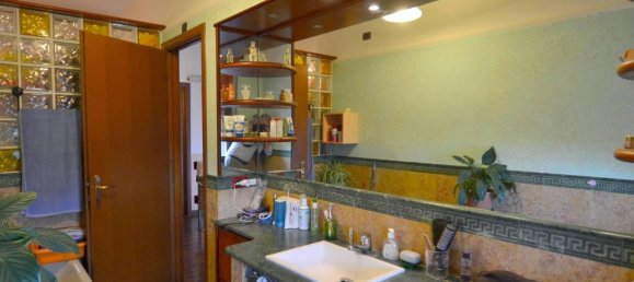 Вилла с 5 комнатами в Монтаназо Лобмардо, Италия № 23356 16