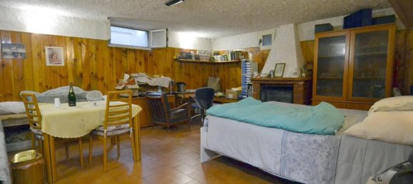 Вилла с 5 комнатами в Монтаназо Лобмардо, Италия № 23356 18