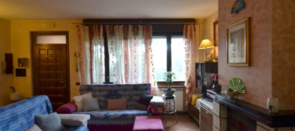 Вилла с 5 комнатами в Монтаназо Лобмардо, Италия № 23356 6