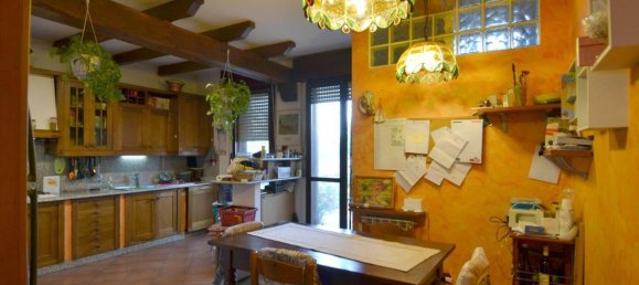 Вилла с 5 комнатами в Монтаназо Лобмардо, Италия № 23356 7