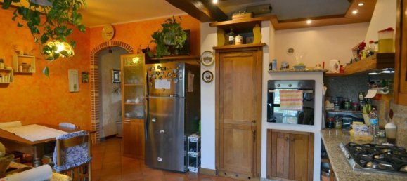 Вилла с 5 комнатами в Монтаназо Лобмардо, Италия № 23356 9