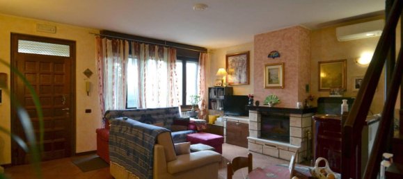 Вилла с 5 комнатами в Монтаназо Лобмардо, Италия № 23356 3