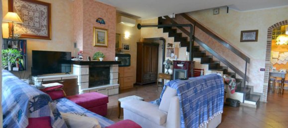 Вилла с 5 комнатами в Монтаназо Лобмардо, Италия № 23356 5