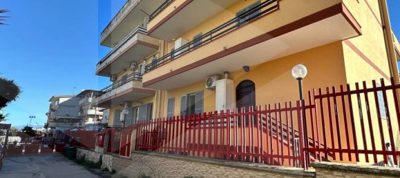 3 rooms Apartment in Casoria, Italy No. 17780 5