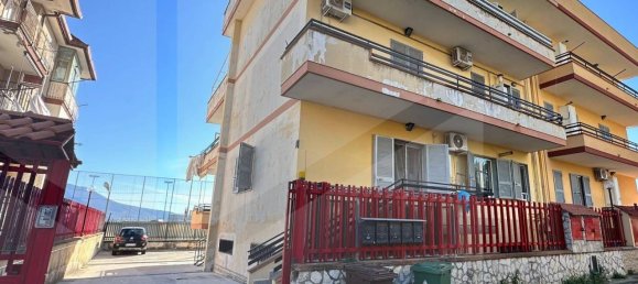 3 rooms Apartment in Casoria, Italy No. 17780 3