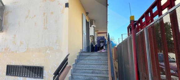 3 rooms Apartment in Casoria, Italy No. 17780 4