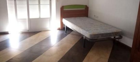 Apartamento de 3 dormitorios en Jódar, Spain No. 156722 2