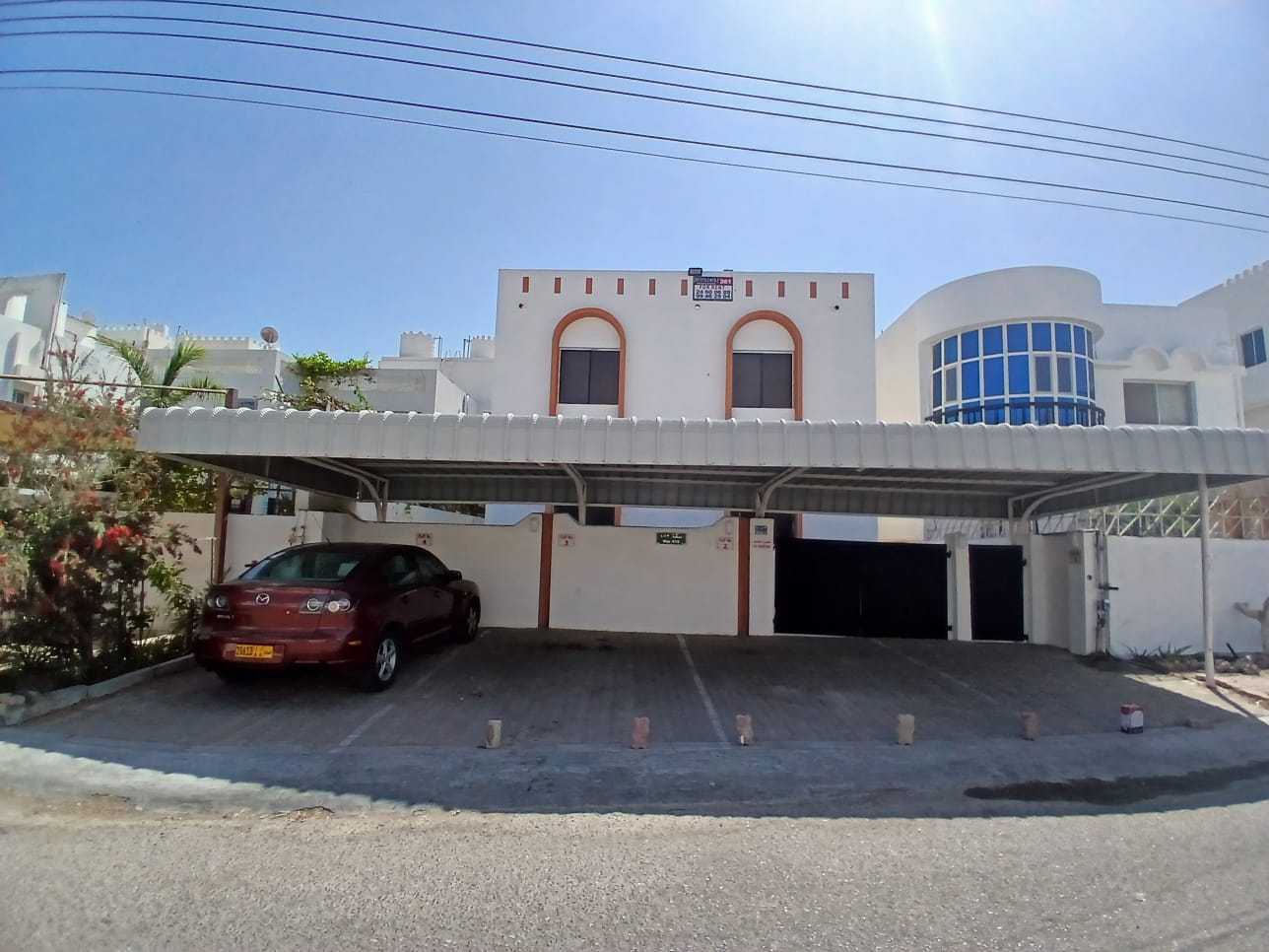 2 bedrooms Apartment in Al Khuwair, Oman No. 1666