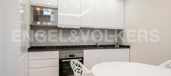 2 Schlafzimmer Wohnung in Ciutat Vella, Spain, Nr. 112743 5