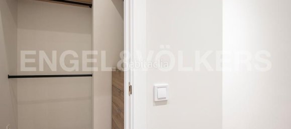 2 Schlafzimmer Wohnung in Ciutat Vella, Spain, Nr. 112743 14