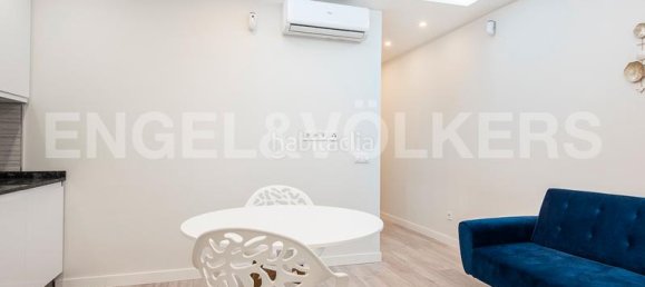 2 Schlafzimmer Wohnung in Ciutat Vella, Spain, Nr. 112743 4