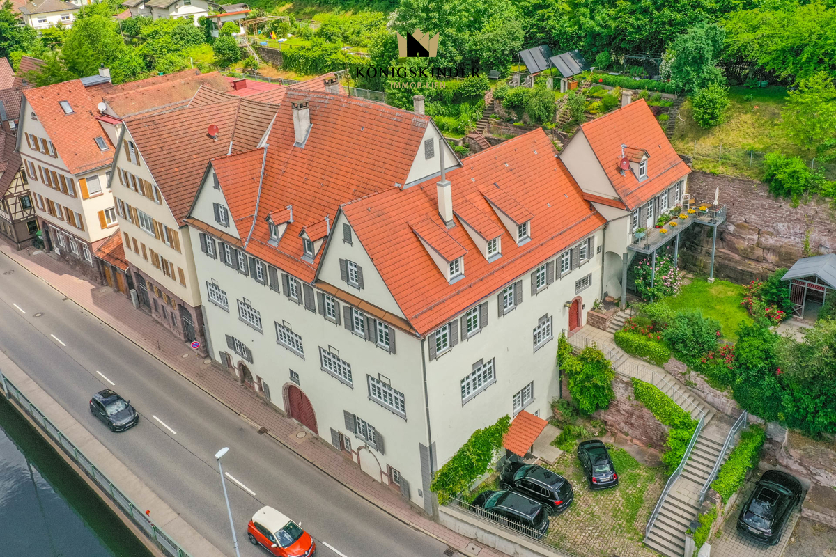 Квартира с 5 комнатами в Кальв, Германия № 275801