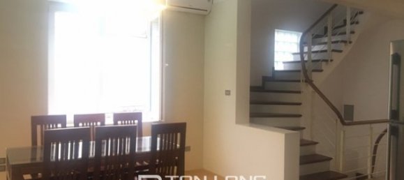 Casa de 5 dormitorios en Tay Ho, Vietnam No. 2178 4