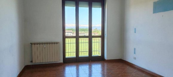 3-salle Appartement à Sommariva del Bosco, Italy No. 20143 9