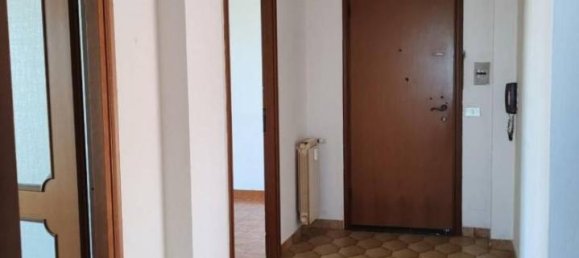 3-salle Appartement à Sommariva del Bosco, Italy No. 20143 25