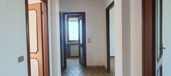 3-salle Appartement à Sommariva del Bosco, Italy No. 20143 8