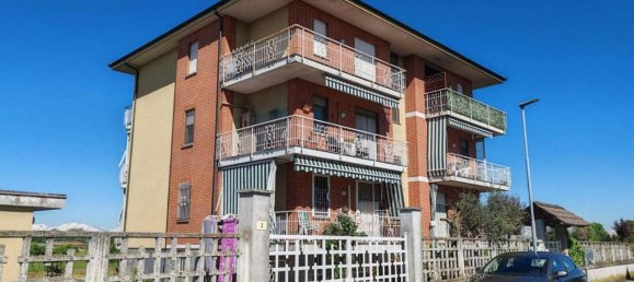 3-salle Appartement à Sommariva del Bosco, Italy No. 20143 2