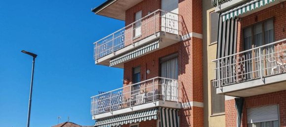 3-salle Appartement à Sommariva del Bosco, Italy No. 20143 3